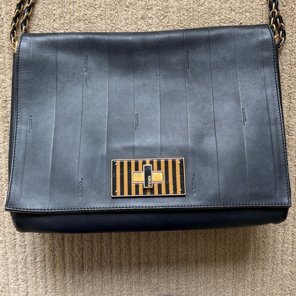 Fendi Leather Shoulder Bag - Authentic - Picture 4 of 15